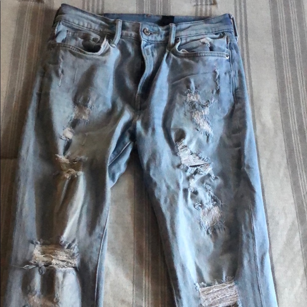 Distressed light blue Skinny jeans